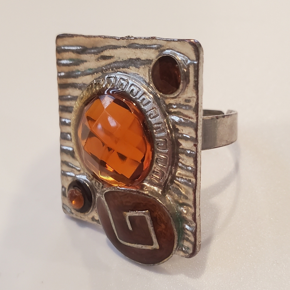 Womens Abstract Faceted Amber Stone Ring Textured Silver Base Art Deco Greek Key